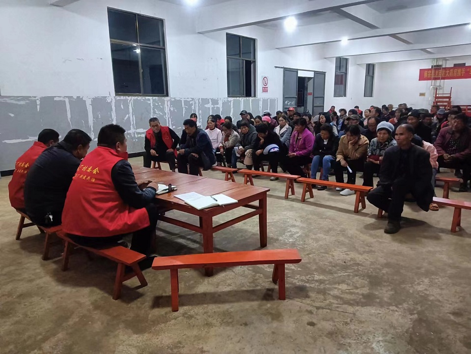 （2）2月22日，葵山鎮(zhèn)馬廠村委會組織召開群眾會以案釋法對相關(guān)法律知識進(jìn)行宣傳.jpg